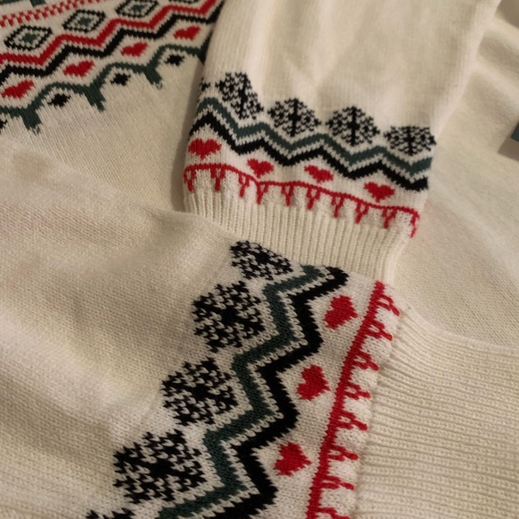 NWT ModCloth Women’s Sweater Holiday Christmas hearts + trees - Picture 11 of 14